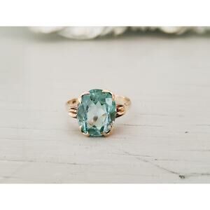 Vintage Mid Century 10K Light Green Stone Ring